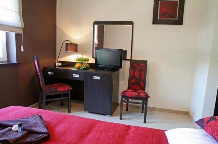 Hotel Altamira Piotrków Trybunalski المظهر الخارجي الصورة